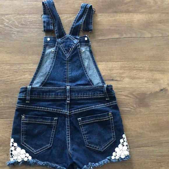 Never worn - Picture 2 of 2